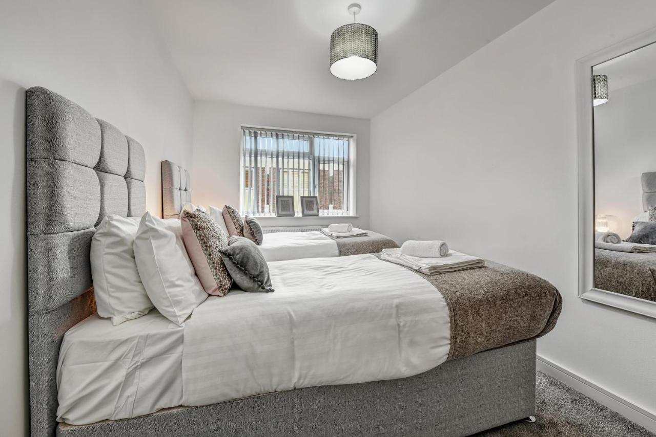 St Martins 2 Bedroom Apartments In Ruislip By 360 Stays Zewnętrze zdjęcie