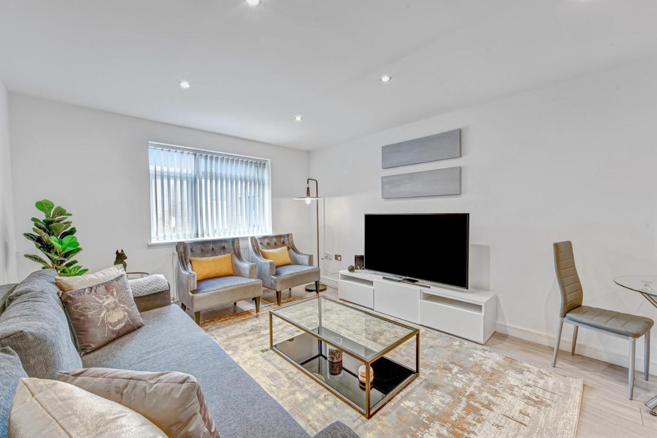 St Martins 2 Bedroom Apartments In Ruislip By 360 Stays Zewnętrze zdjęcie