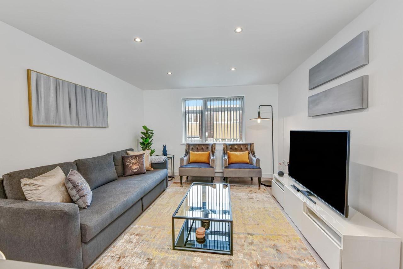 St Martins 2 Bedroom Apartments In Ruislip By 360 Stays Zewnętrze zdjęcie