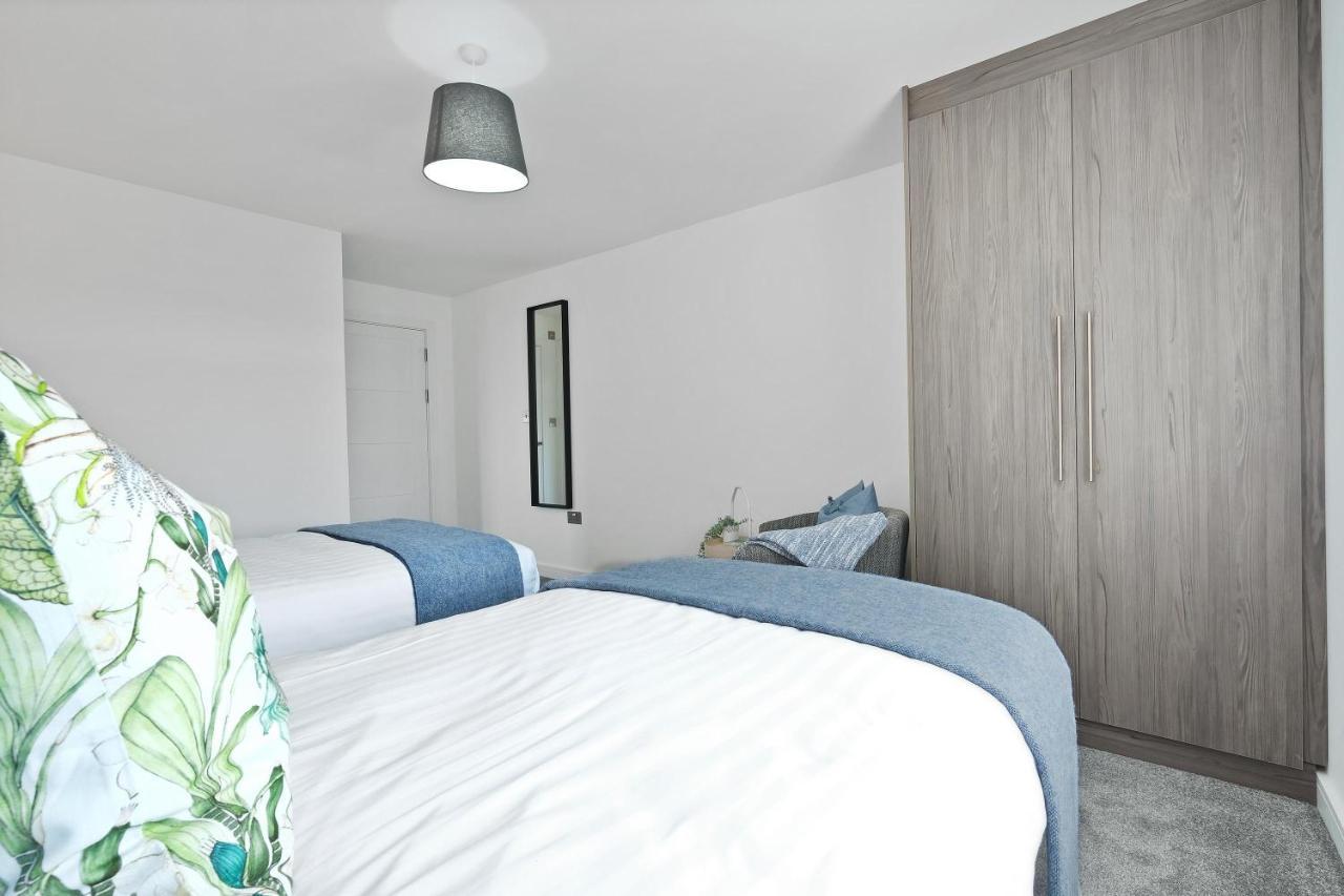 St Martins 2 Bedroom Apartments In Ruislip By 360 Stays Zewnętrze zdjęcie