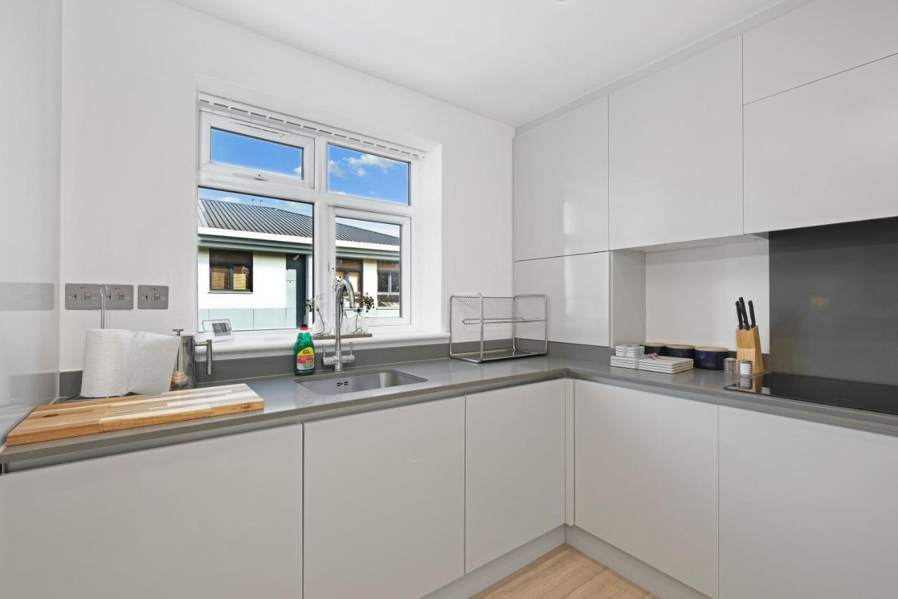 St Martins 2 Bedroom Apartments In Ruislip By 360 Stays Zewnętrze zdjęcie