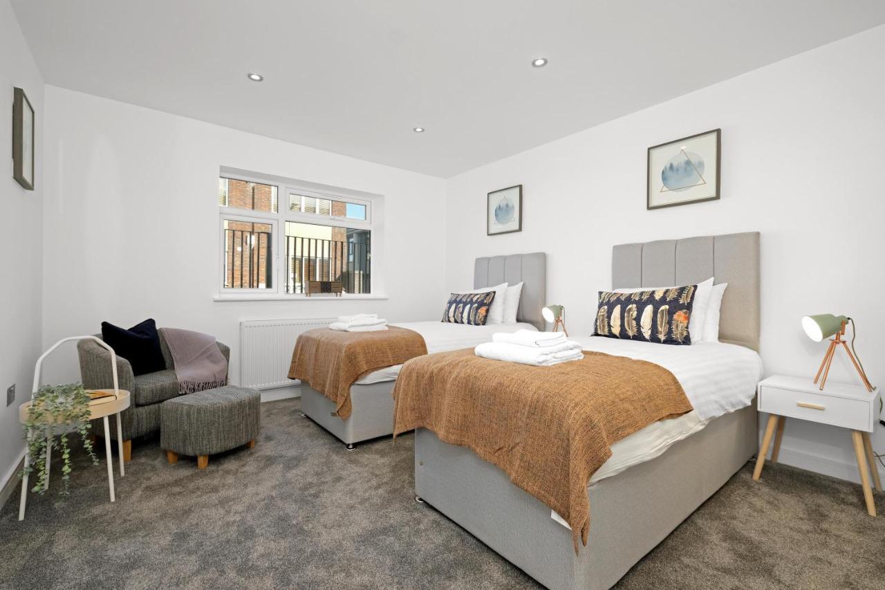 St Martins 2 Bedroom Apartments In Ruislip By 360 Stays Zewnętrze zdjęcie
