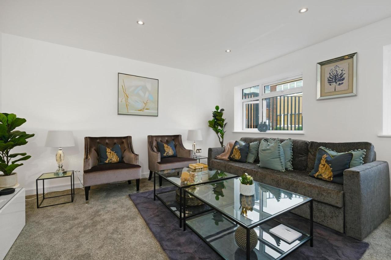St Martins 2 Bedroom Apartments In Ruislip By 360 Stays Zewnętrze zdjęcie