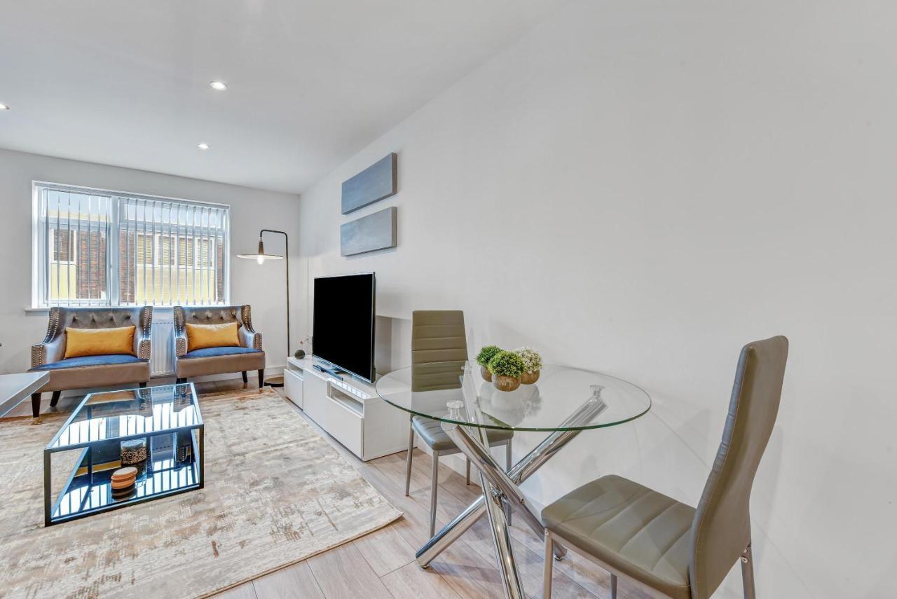 St Martins 2 Bedroom Apartments In Ruislip By 360 Stays Zewnętrze zdjęcie