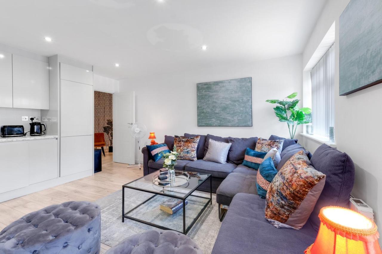St Martins 2 Bedroom Apartments In Ruislip By 360 Stays Zewnętrze zdjęcie