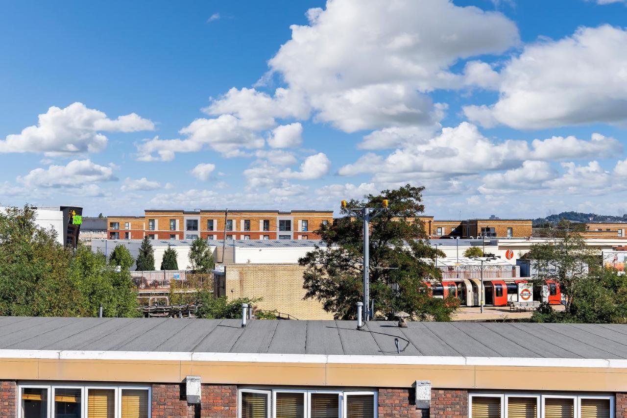 St Martins 2 Bedroom Apartments In Ruislip By 360 Stays Zewnętrze zdjęcie