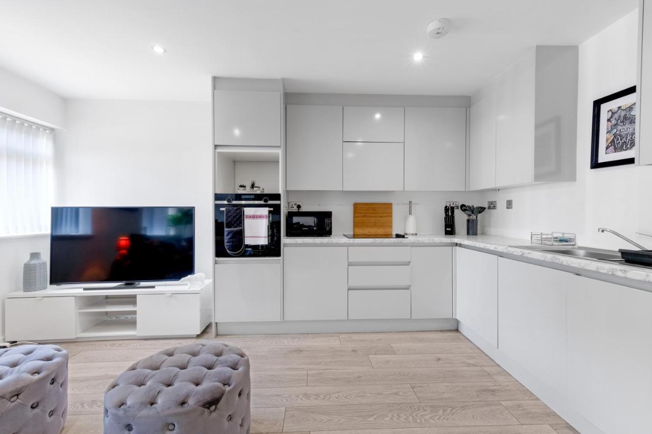 St Martins 2 Bedroom Apartments In Ruislip By 360 Stays Zewnętrze zdjęcie
