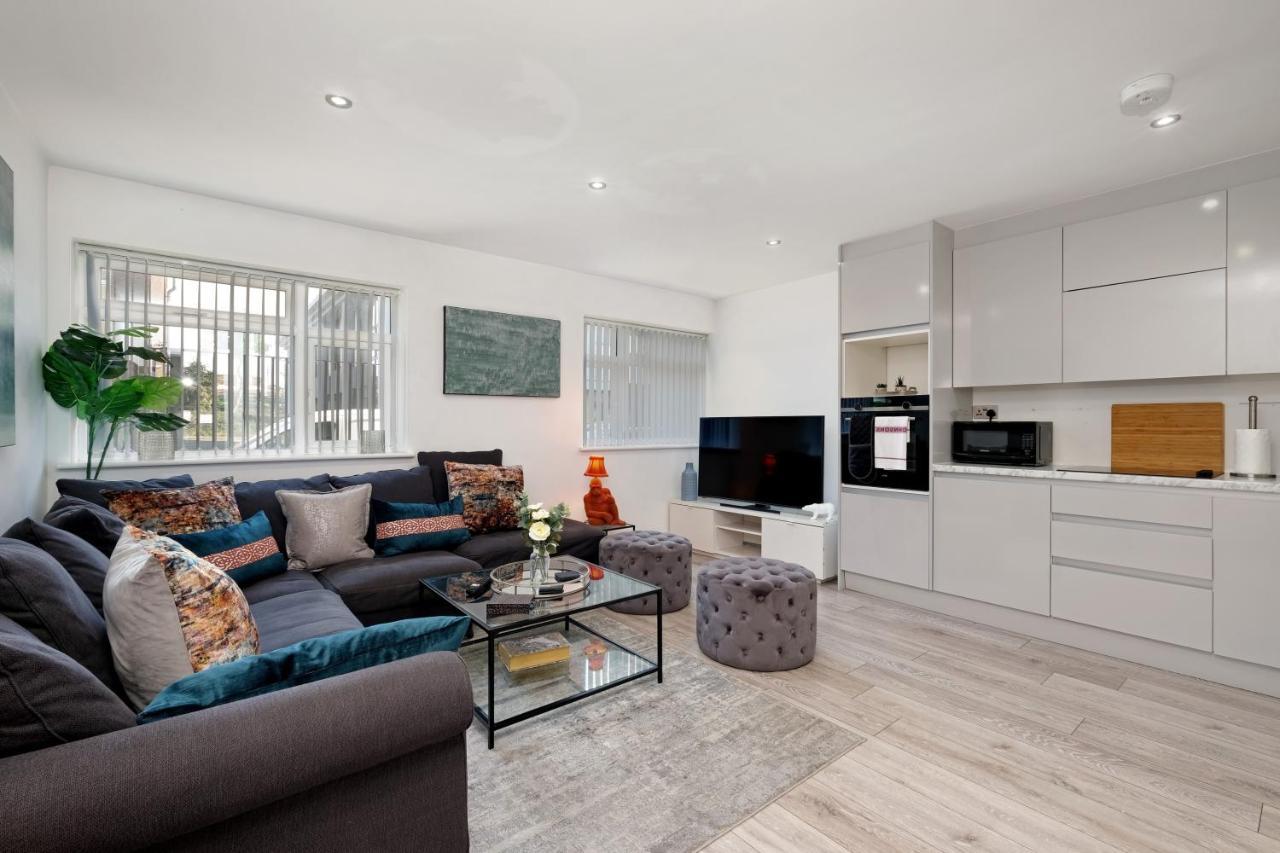 St Martins 2 Bedroom Apartments In Ruislip By 360 Stays Zewnętrze zdjęcie