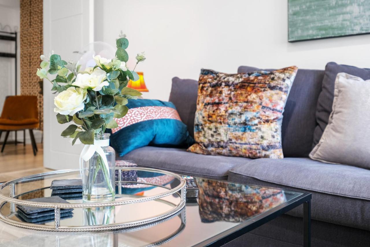 St Martins 2 Bedroom Apartments In Ruislip By 360 Stays Zewnętrze zdjęcie