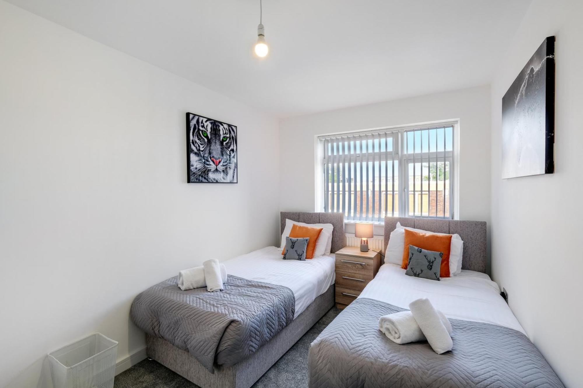 St Martins 2 Bedroom Apartments In Ruislip By 360 Stays Zewnętrze zdjęcie