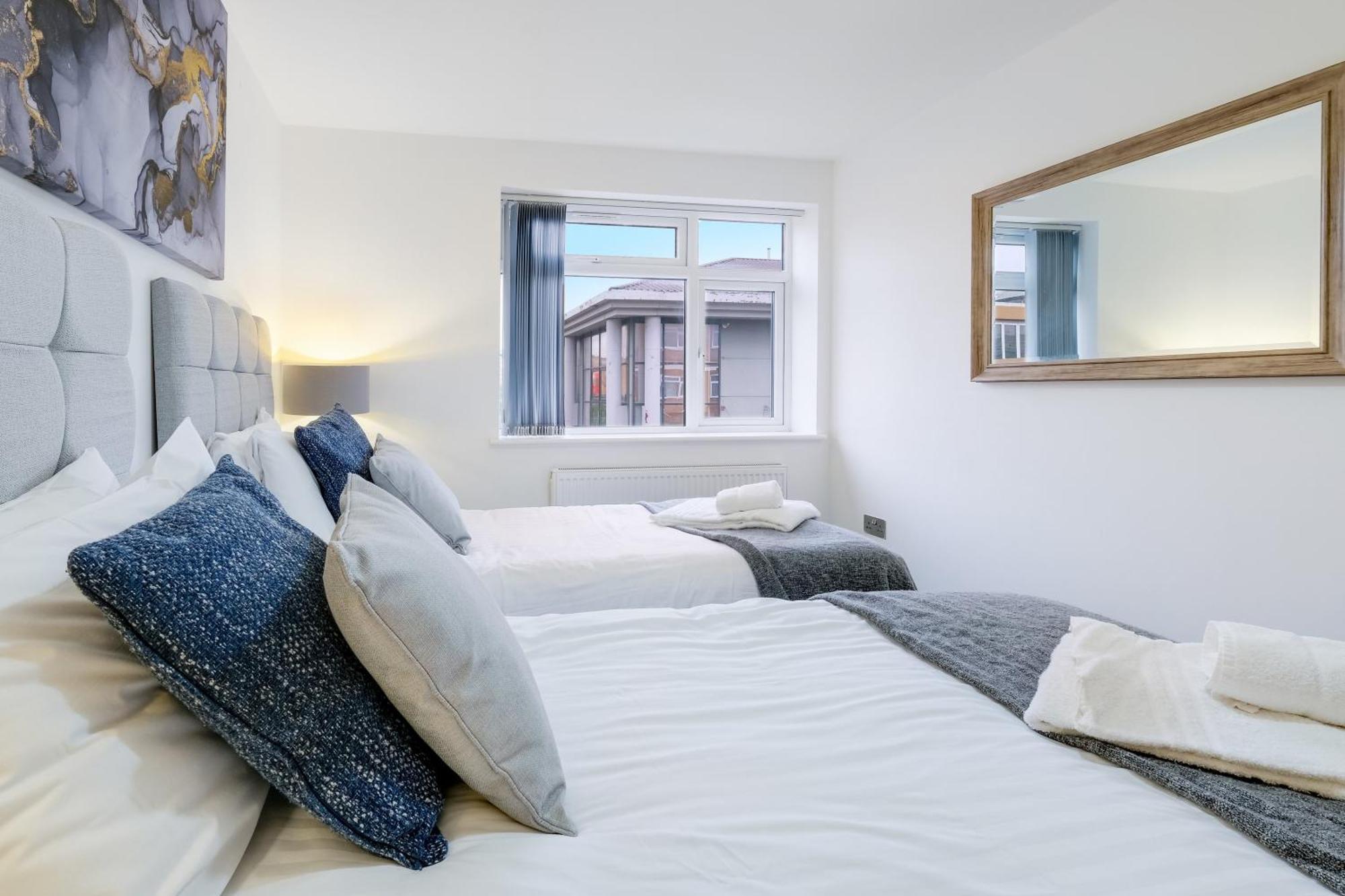 St Martins 2 Bedroom Apartments In Ruislip By 360 Stays Zewnętrze zdjęcie