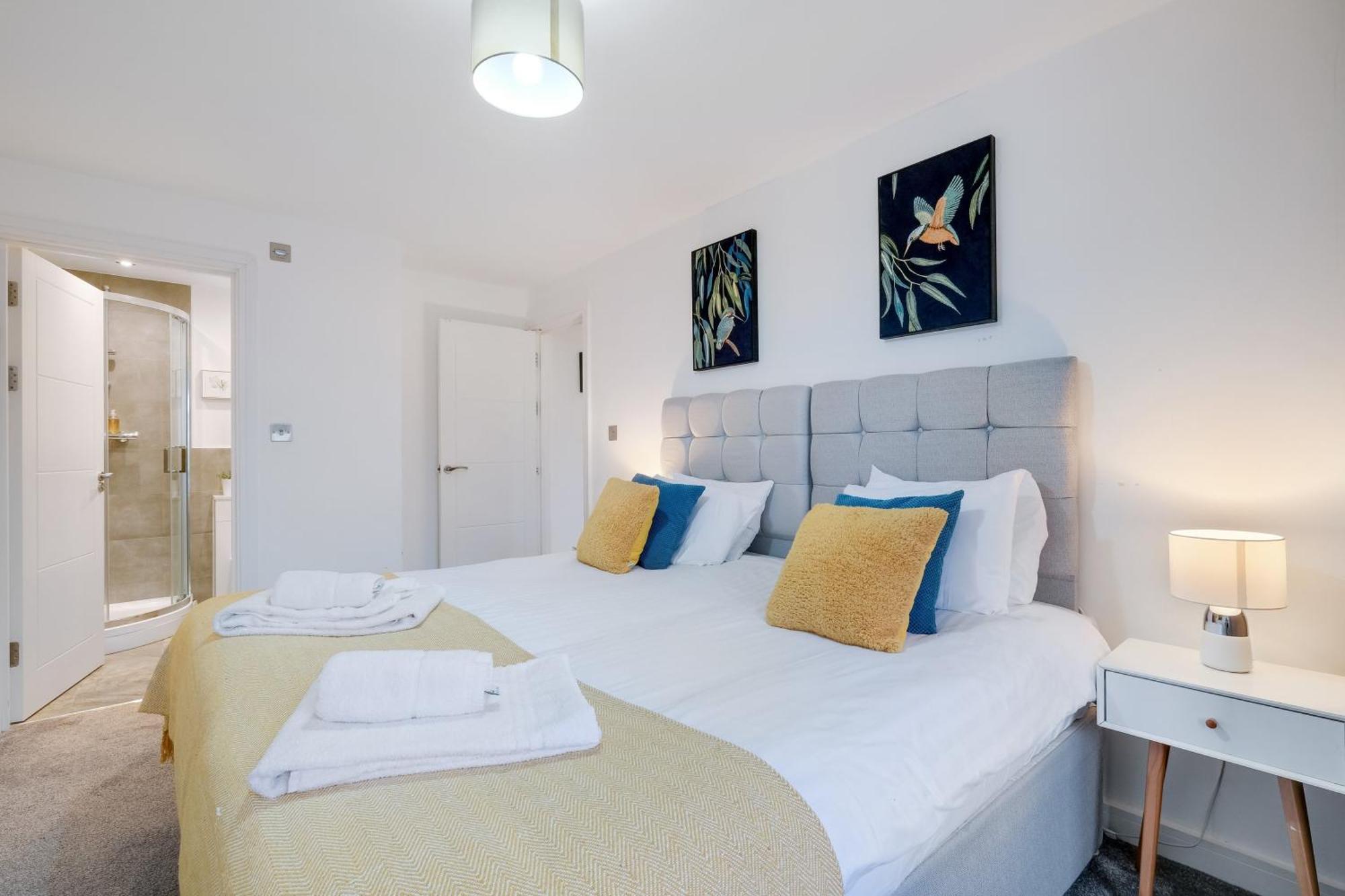 St Martins 2 Bedroom Apartments In Ruislip By 360 Stays Zewnętrze zdjęcie