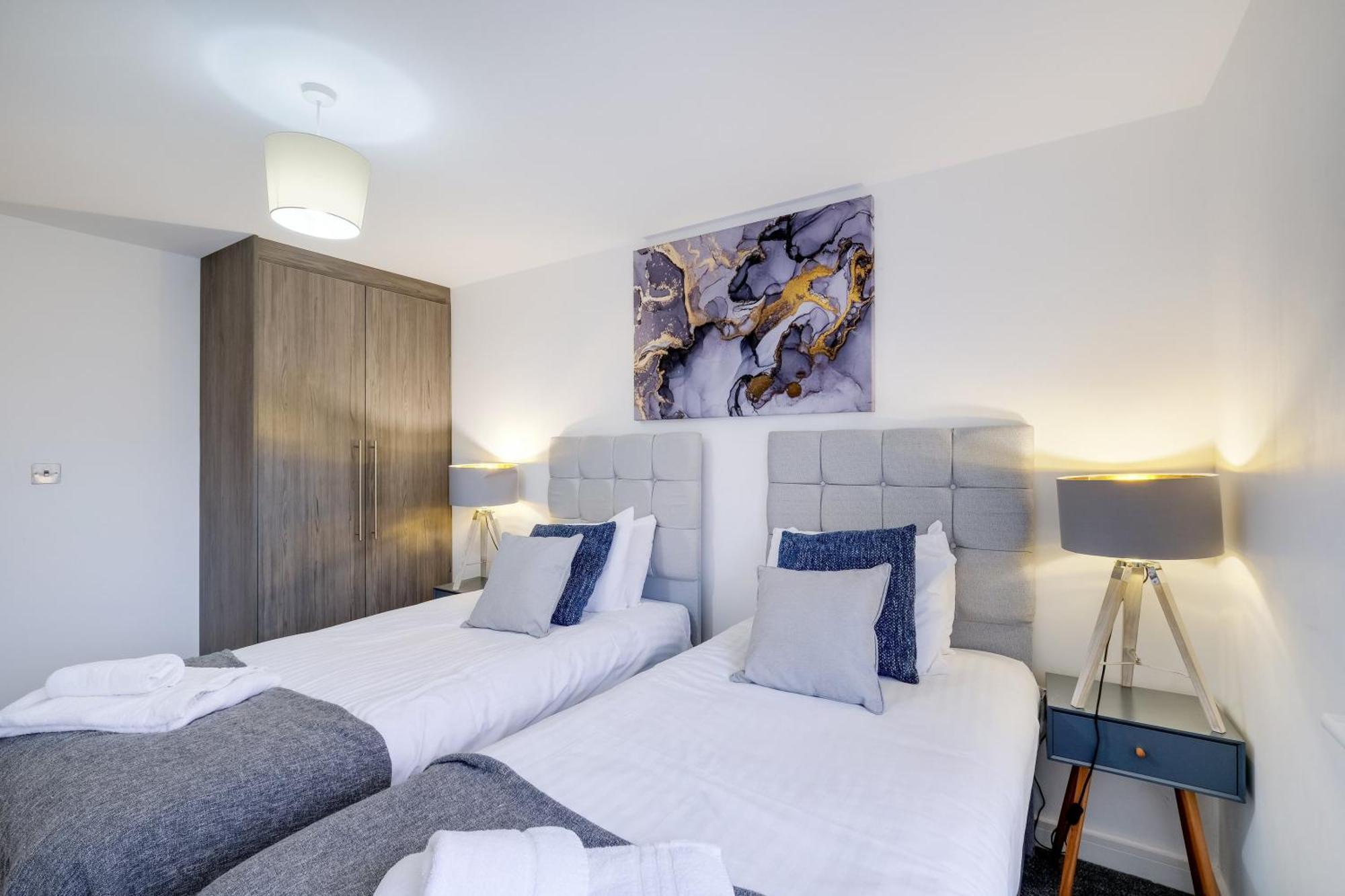 St Martins 2 Bedroom Apartments In Ruislip By 360 Stays Zewnętrze zdjęcie